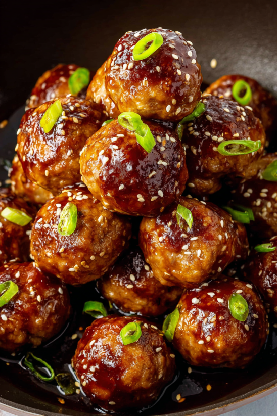 A plate of Asian chicken meatballs.