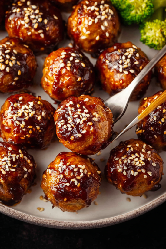 A plate of Asian chicken meatballs.