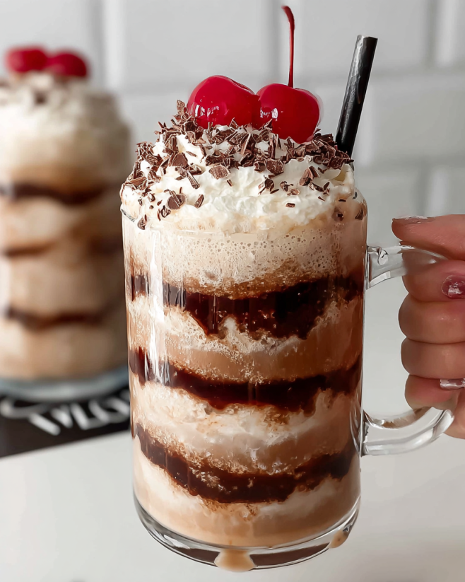 A glass of frozen mudslide.