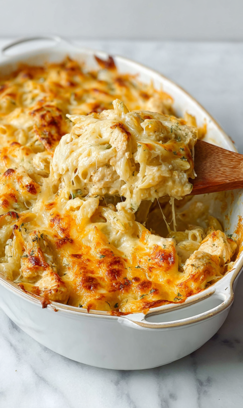 A close up of a delicious macaroni and cheese dish.